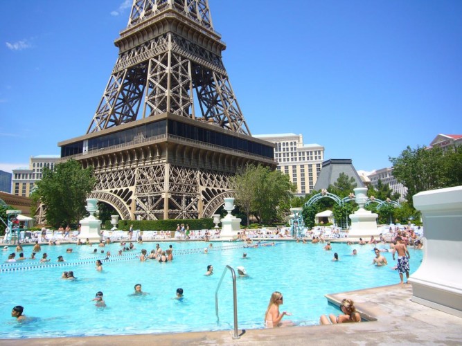 PARIS LAS VEGAS HOTEL WALK THROUGH PLUS PARIS POOL TOUR 